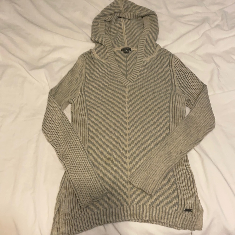 Hooded sweater